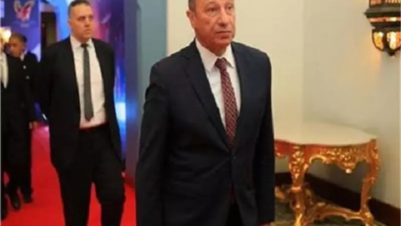 رئيس الأهلى يطمئن على أسرة الراحل حسن مسعود