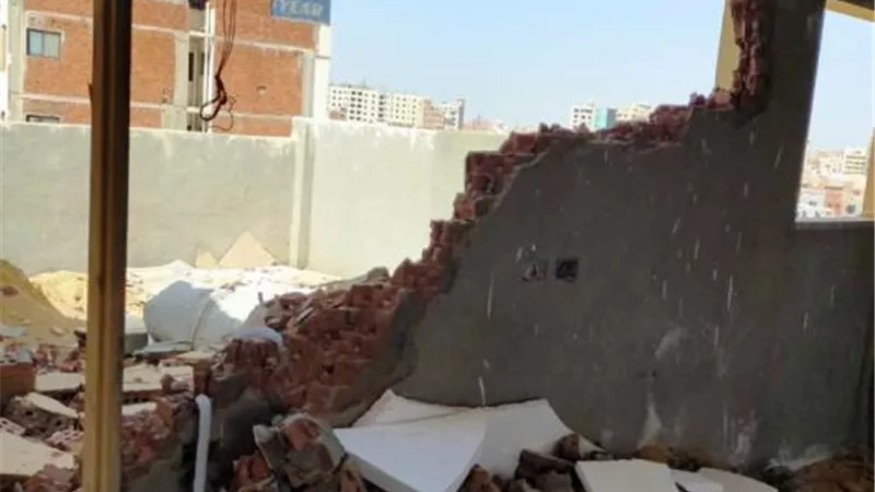 إزالة مخالفات بناء ورفع 140 طن مخلفات بحى أول طنطا