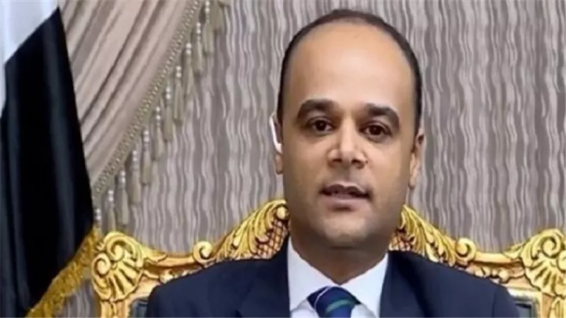 الوزراء: إغلاق المولات وصالونات الحلاقة.. والميكروباصات والتاكسيات غير متوقفة في العيد