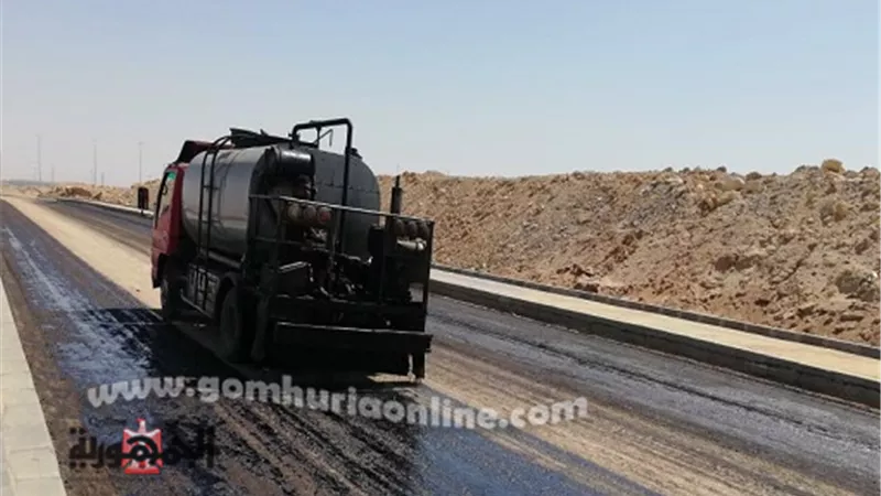 الغيطي: ننفذ حاليا طبقة أسفلتية رابطة بمشروع طرق الميكرويف في الشروق
