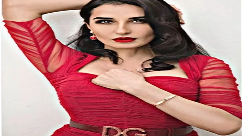 فاطمة ناصر منتجة لأول مرة في 