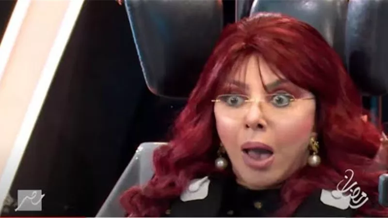 نبيلة عبيد تضحك على 3 فى 5 بـ يساوى ايه .. فيديو