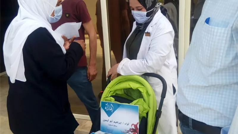 فى لفتة إنسانية هدية من محافظ المنوفية لأول مولود داخل العزل الصحي