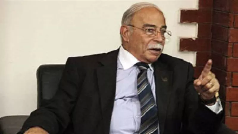 رئيس الزمالك الأسبق يكشف مفاجأت بشأن مجاملة الأهلي بلقب نادي القرن