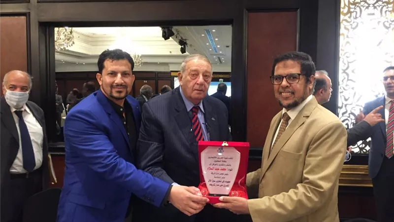 شعبة المحررين الاقتصاديين تكرم رئيس شركة مصر للمقاصة