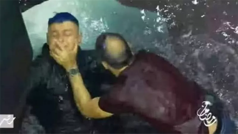سيد عبد الحفيظ يهزم رامز مجنون رسمي بالضحك ويسقطه فى حمام السباحة.. فيديو