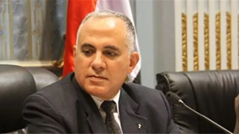 وزير الرى يخضع للحجر المنزلي بعد إشتباه إصابته بـ كورونا