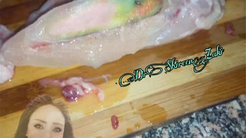خبيرة تغذية تنصحك باستئصال هذا الجزء فى الدجاجة.. صور