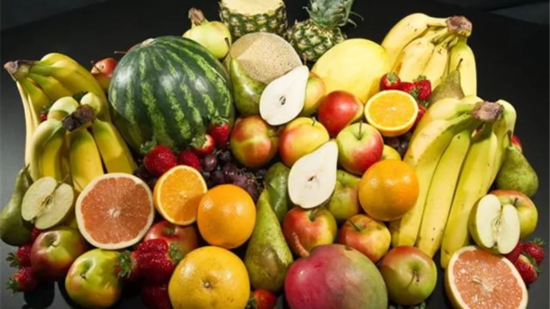 8 أطعمة وفواكه فوائدها السحرية في قشرتها