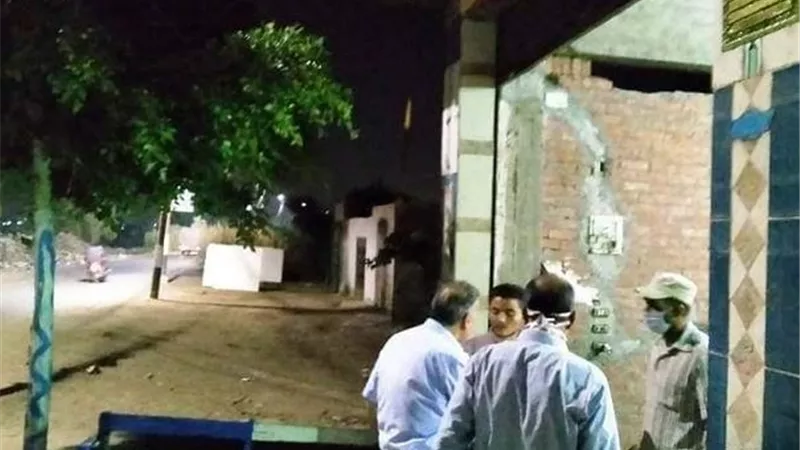 تحرير محاضر وغلق وتشميع للمحال المخالفة بالشرقية