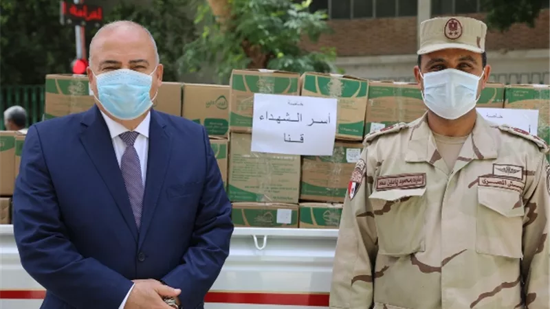 محافظ قنا يشكرجمعية المحاربين القدماء لتبرعها بمطهرات