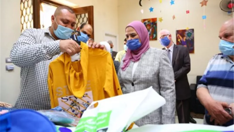 القباج توزع ملابس العيد في دور الرعاية بتكلفة ٧ ملايين جنيه