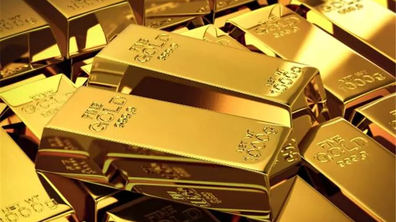 ارتفاع أسعار الذهب بعد نمو الطلب على استثمارات الملاذ الآمن