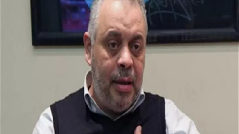 شاهد.. نقيب الممثلين يعتذر على الهواء .. لهذا السبب