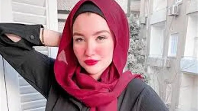 تجديد حبس حنين حسام 15 يوما على ذمة التحقيقات
