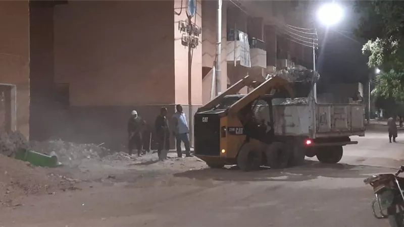 حملة للنظافة ورفع الإشغالات بمدينة البياضية جنوب شرق الأقصر