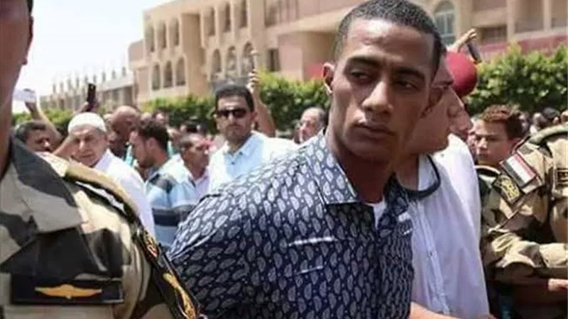 محمد رمضان ينشر صورة من عزاء الشهيد احمد المنسي