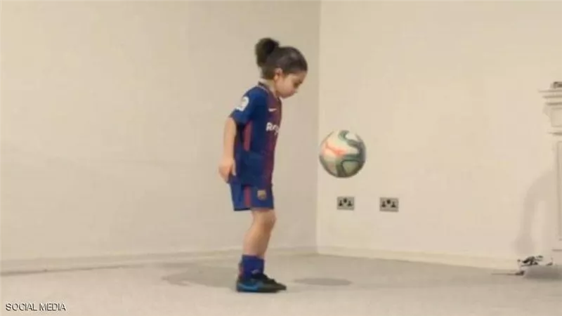 بالفيديو.. أصغر أسطورة كرة قدم يحقق 