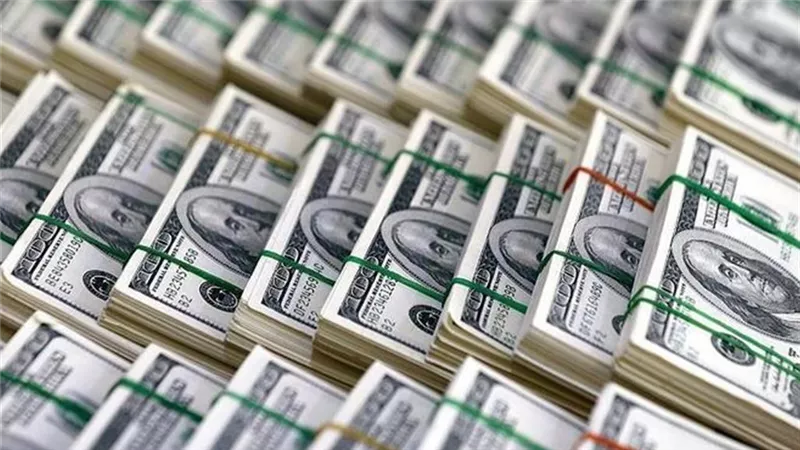 الدولار يرتفع بسبب تصاعد التوتر بين أمريكا والصين.. واليوان يتراجع مع عملات آسيوية