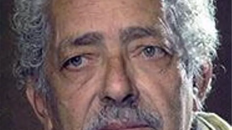 وزير الثقافة تنعى المثال الكبير ادم حنين