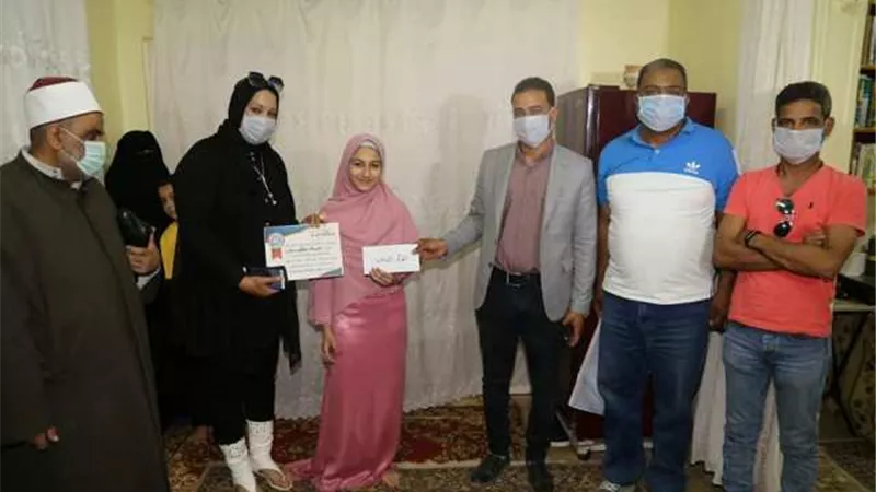 مركز المدينة بالسويس يختتم مسابقات الملك الرمضانية بنظام أون لاين.صور