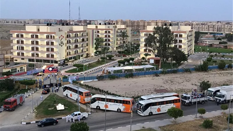 وصول اول دفعة من العائدين للعزل الطبي بالاسماعيلية