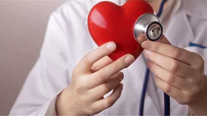 جمال شعبان يحذر من الشعور بخفقان القلب دليل على خلل ..فيديو