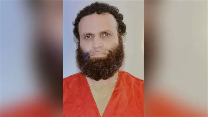 «عاوز تقول أي حاجة.. ليرد: مبقاش ينفع».. بالفيديو.. لحظة إعدام الإرهابي هشام عشماوي