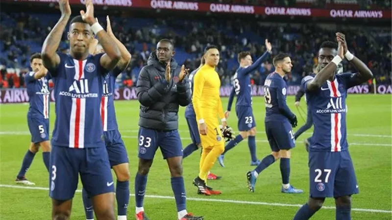 غضب فى باريس سان جيرمان بسبب رواتب اللاعبين