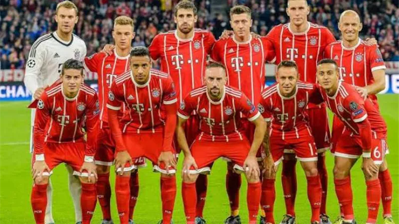 تشكيل باير ميونخ امام اينتراخت فرانكفورت