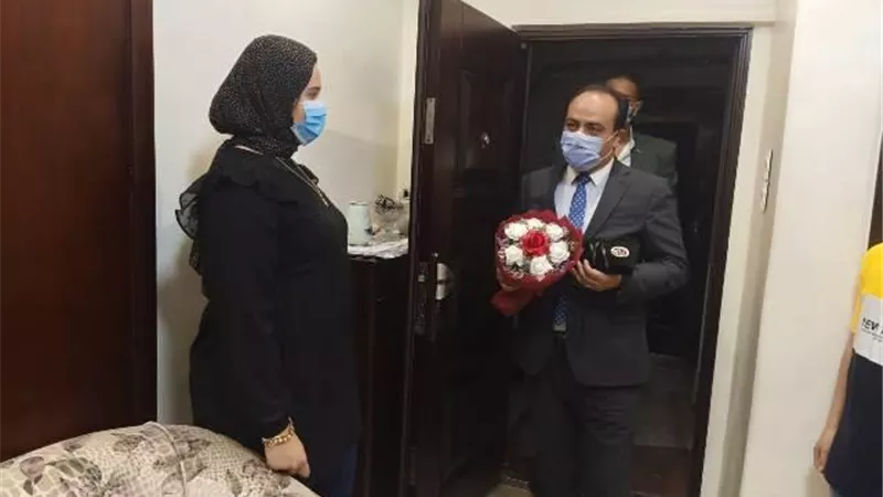 زوجة الدكتور احمد اللواح . .. أفخر به حيا وميتا وتكريم الرئيس وسام على صدورنا
