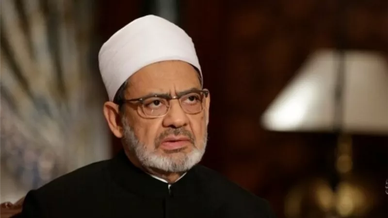 الإمام الأكبر يتبادل التهنئة مع ملك البحرين في اتصال هاتفي