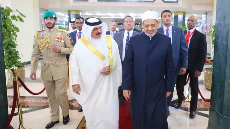 خلال اتصال هاتفي .. شيخ الأزهر يتبادل التهاني مع ملك البحرين