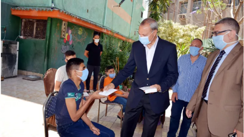 انتشار ظاهرة التجمع العائلى على الأسطح وإقامة صلاة العيد