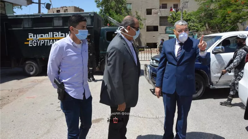 محافظ المنيا يتفقد كورنيش النيل لمتابعة التزام المواطنين بالاجراءات الاحترازيه