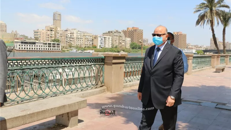 محافظ القاهرة فى جوله ميدانية بكورنيش النيل للتأكد من تنفيذ الإجراءات الاحترازية لفيروس كورونا