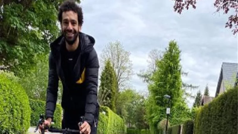 تعليق صادم من محمد صلاح لفتحى بعد خيانته عصابة 100 وش ..