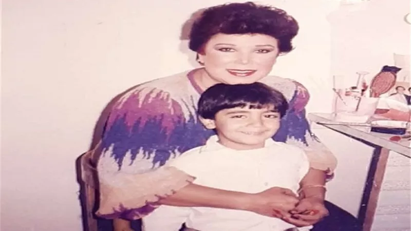 أحمد فلوكس يسترجع ذكرياته مع رجاء الجداوي بعد إصابتها بكورونا.. 