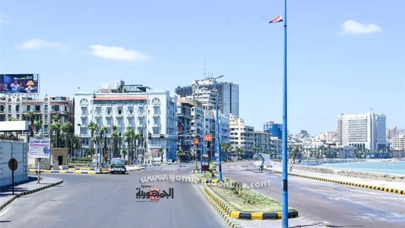 لاول مرة كورنيش الاسكندرية بلا مواطنين فى عيد الفطرصور