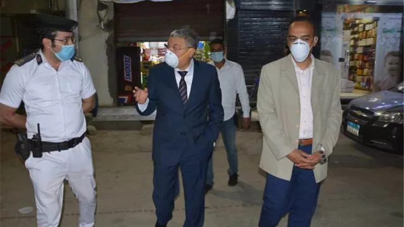 محافظ المنيا يتفقد شوارع المنيا خلال الحظر