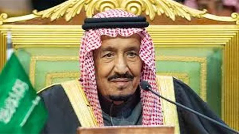 خادم الحرمين يهنئ الشعب السعودى بحلول عيد الفطر بتغريدة على تويتر