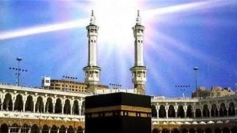 الشمس تتعامد على الكعبة المشرفة رابع أيام العيد