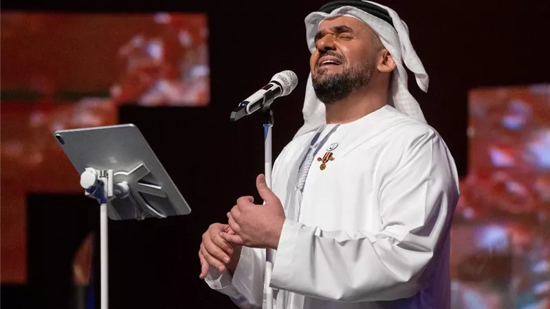 حسين الجسمي يعايد جمهوره ببث حي من أبوظبي .. صور
