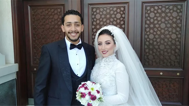 نور وحسام عروسان فى زمن الكورونا