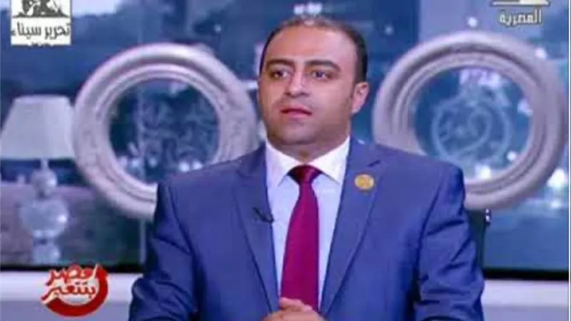 محمد خليفة يطالب 