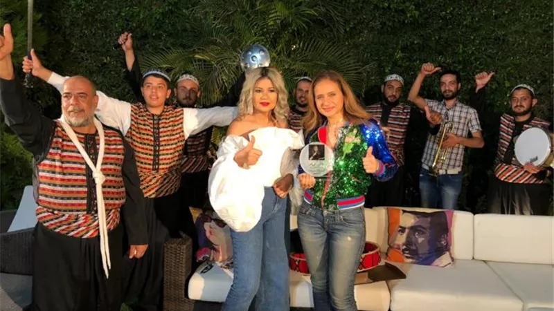 بالفيديو: نيللي كريم عن المخرجة كاملة أبو ذكري: وش السعد عليه