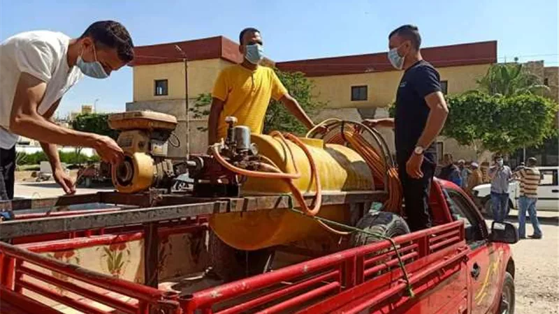 أبوخليفة ضد كورونا مبادرة شعبية لتعقيم قرى الإسماعيلية.صور