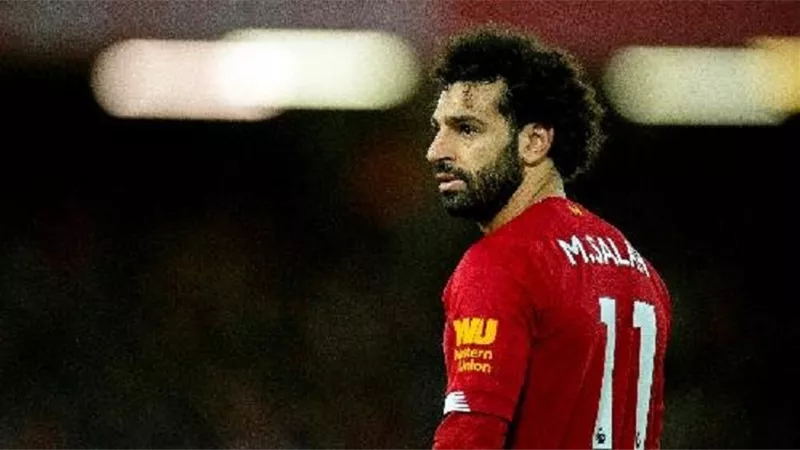 محمد صلاح يتلقى صدمة قوية من نجم ليفربول السابق.. تعرف عليها