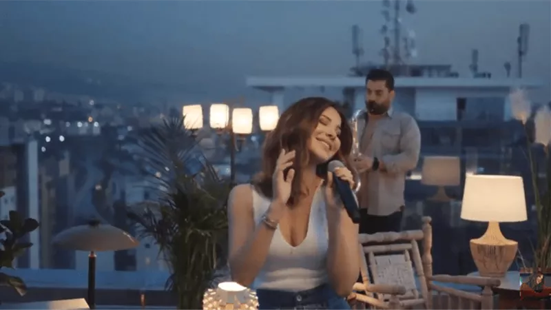 نانسي عجرم تتألق فى حفلها اون لاين الآن.. فيديو