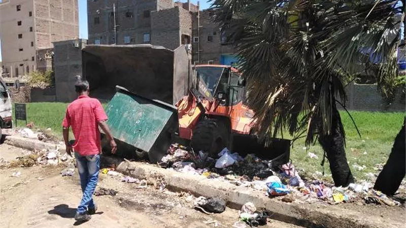 رفع ٣٣ طن مخلفات من جنوب الأقصر.صور